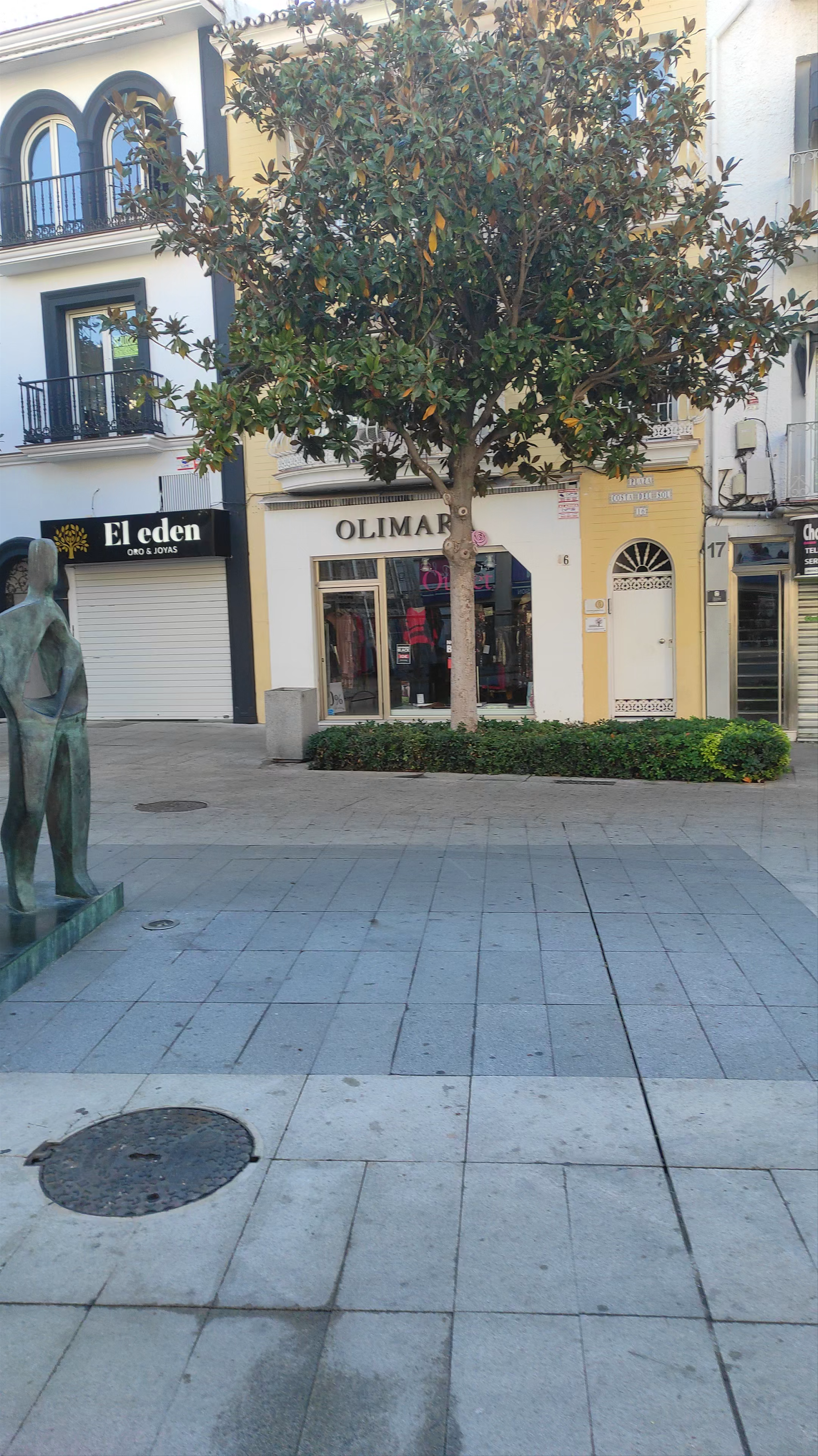 Plaza Costa del Sol: Sunny Stroll in Torremolinos, Spain