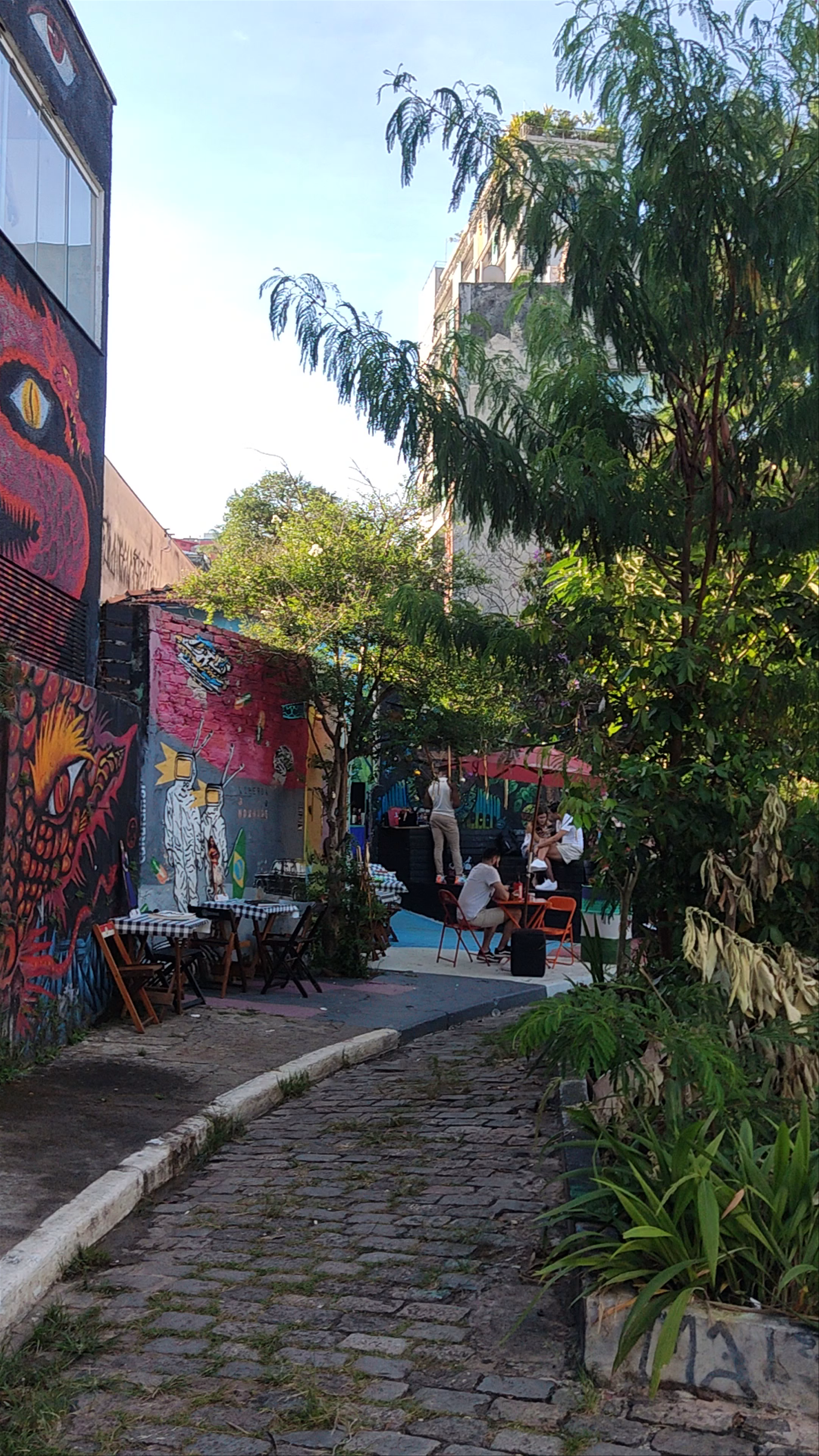 Beco do Batman - Rua Medeiros de Albuquerque - Jardim das Bandeiras