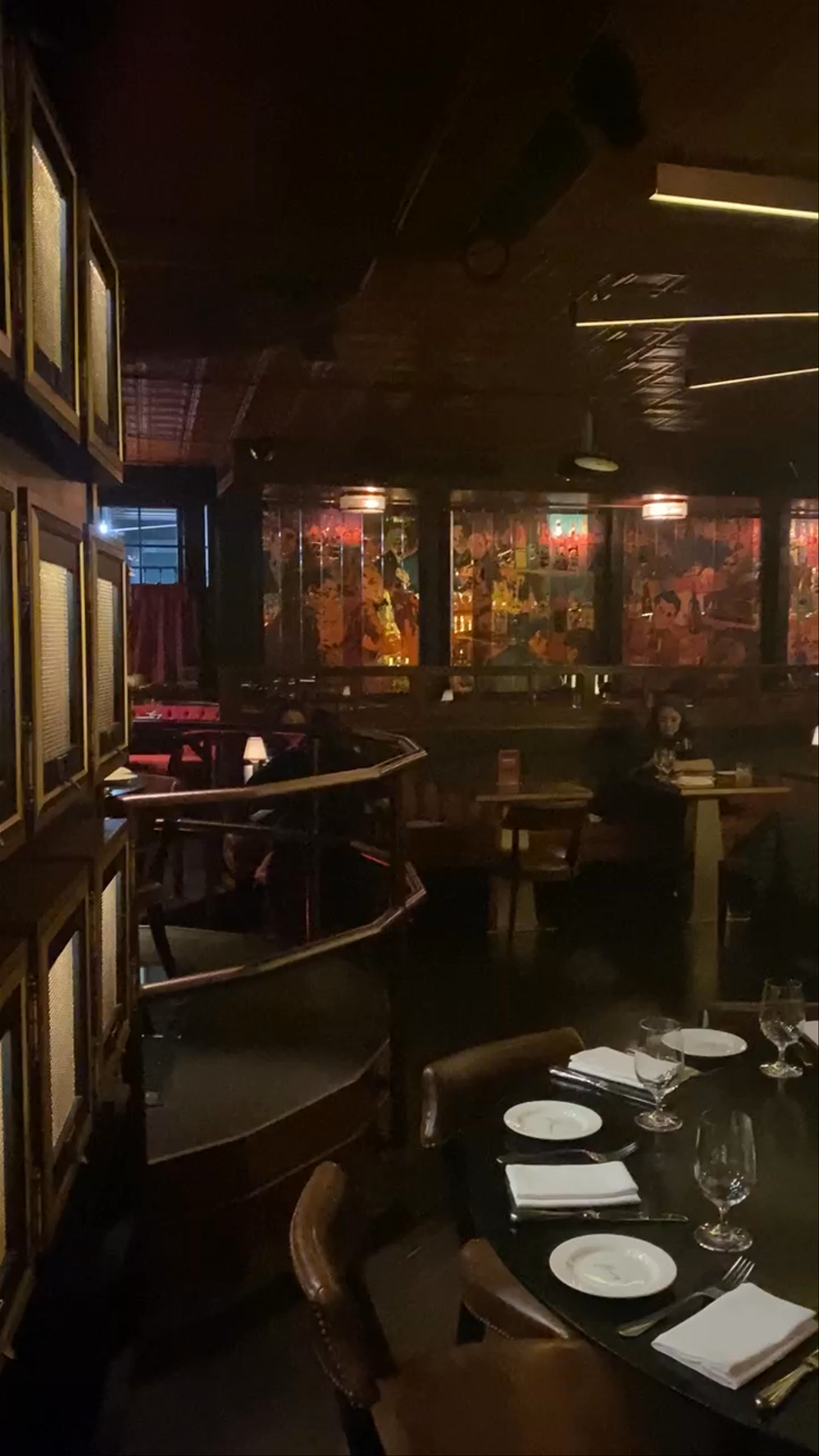 Classic Cozy Dining Experience at Iconic New York Restaurant