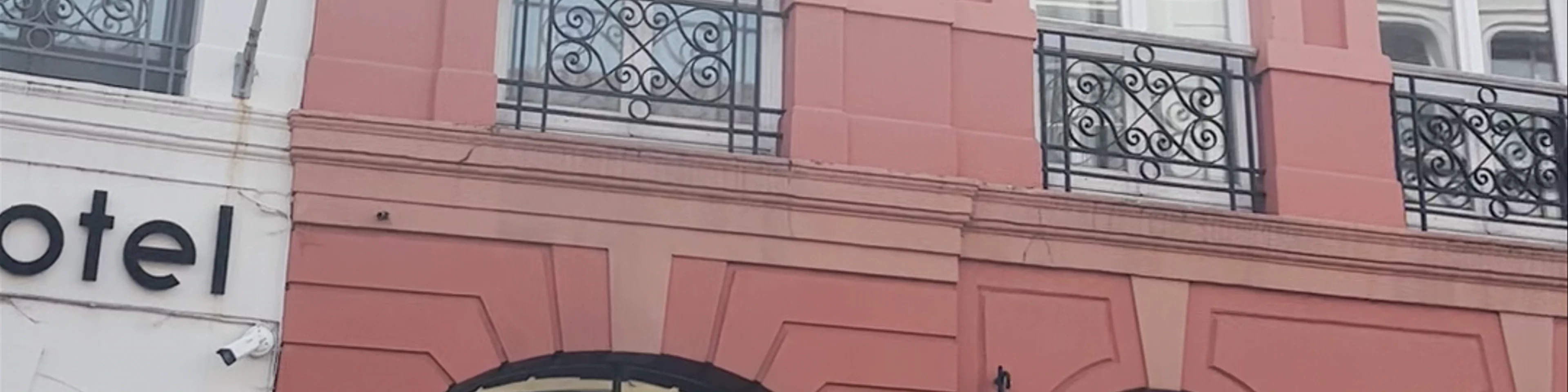 Flanders Hotel