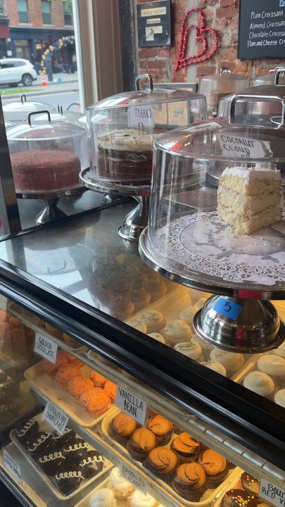 Little Cupcake Bakeshop - Cupcakes Near Me - Brooklyn, New York
