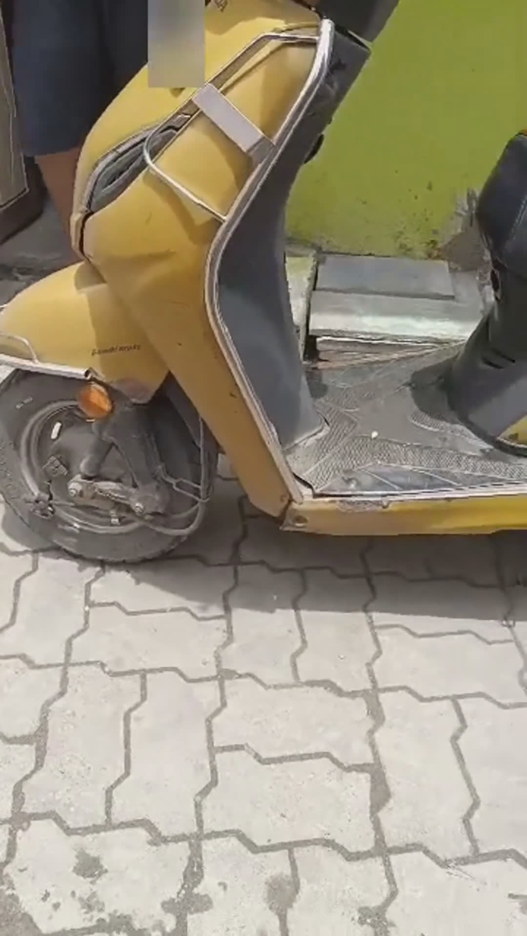 Walk-around video thumbnail