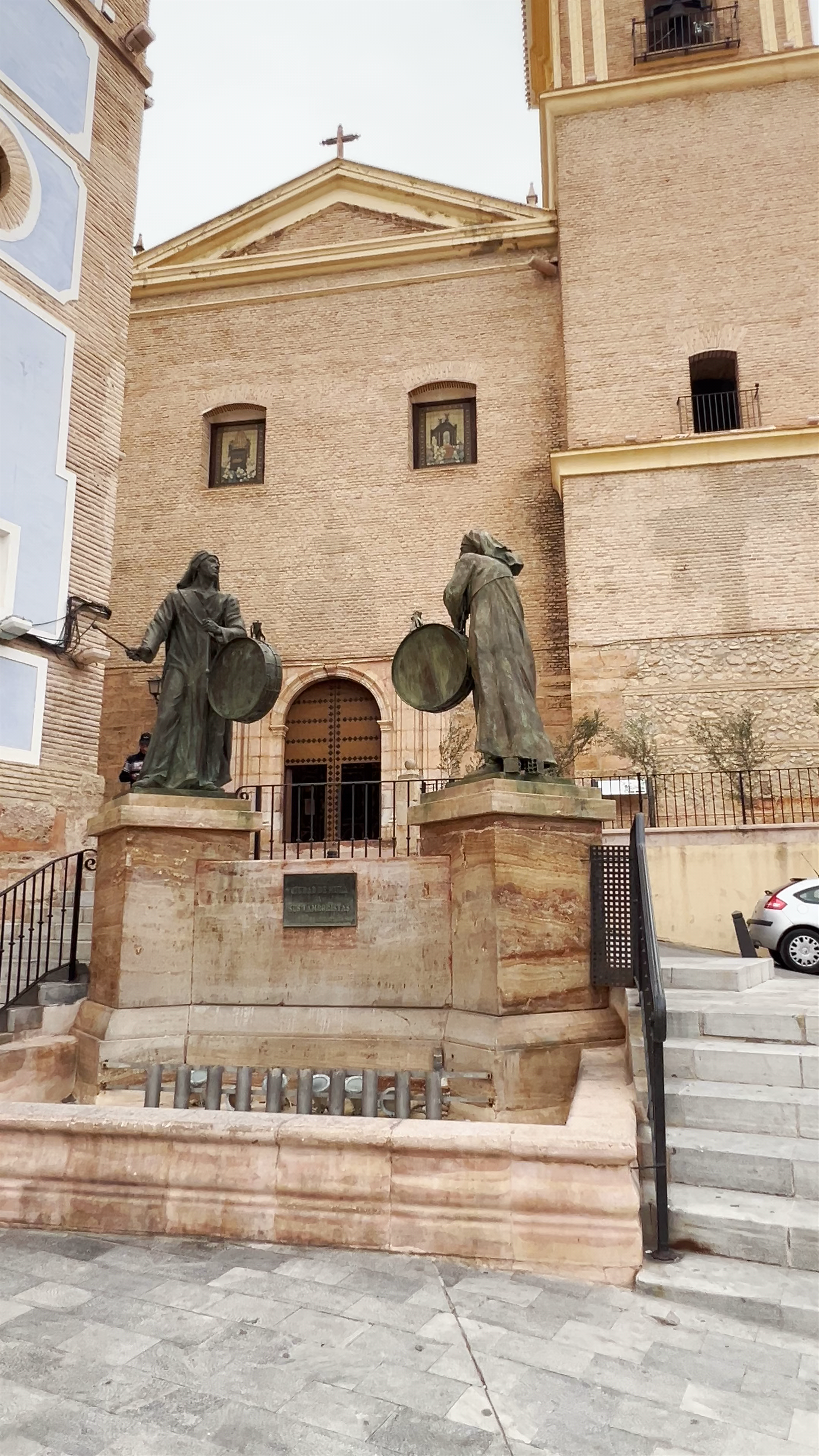 Parroquia De San Miguel and Tamboristas Monument in Mula, Spain