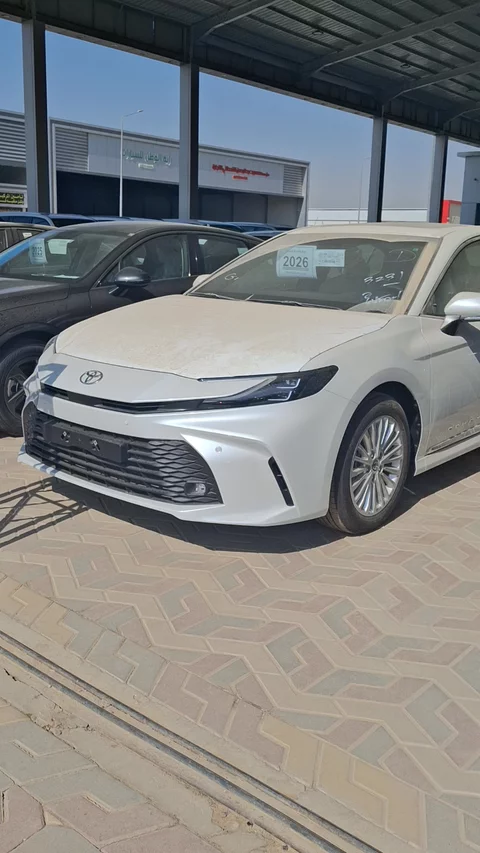 Toyota Camry le 2026