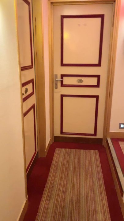 Hotel Champerret Heliopolis - Video walking to room #108 (video taken 09/26/2023) - Hotels Near Me - Paris, 75
