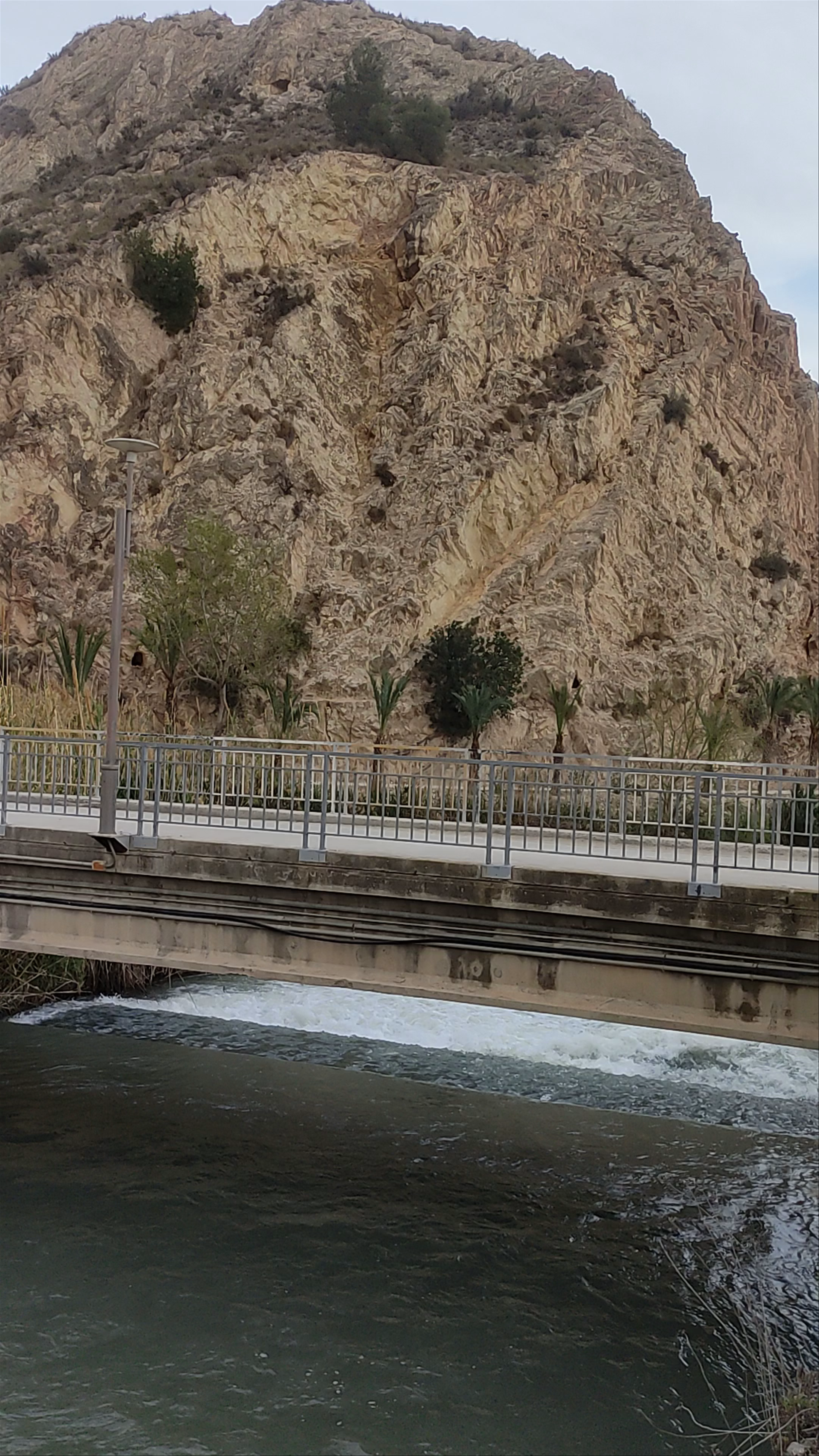 Fuente El Chorro: Tranquil Waterways and Rugged Mountain Views in Ojós