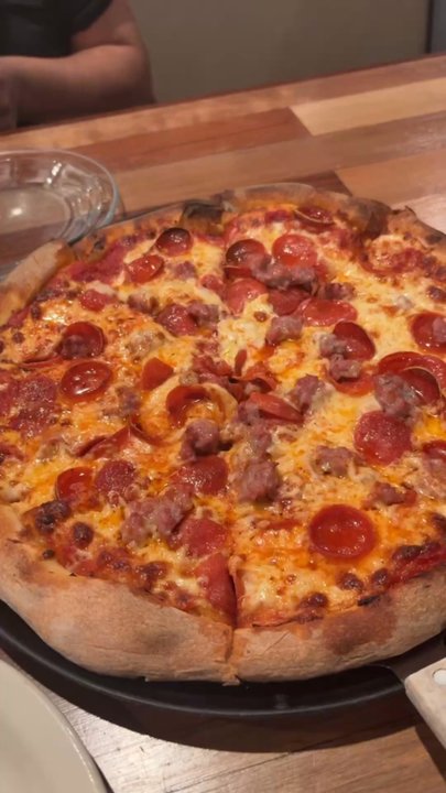 DeVino's Pizza & Pasta - Sausage and pepperoni small pizza - Pizza Near Me - Pleasant Hill, California