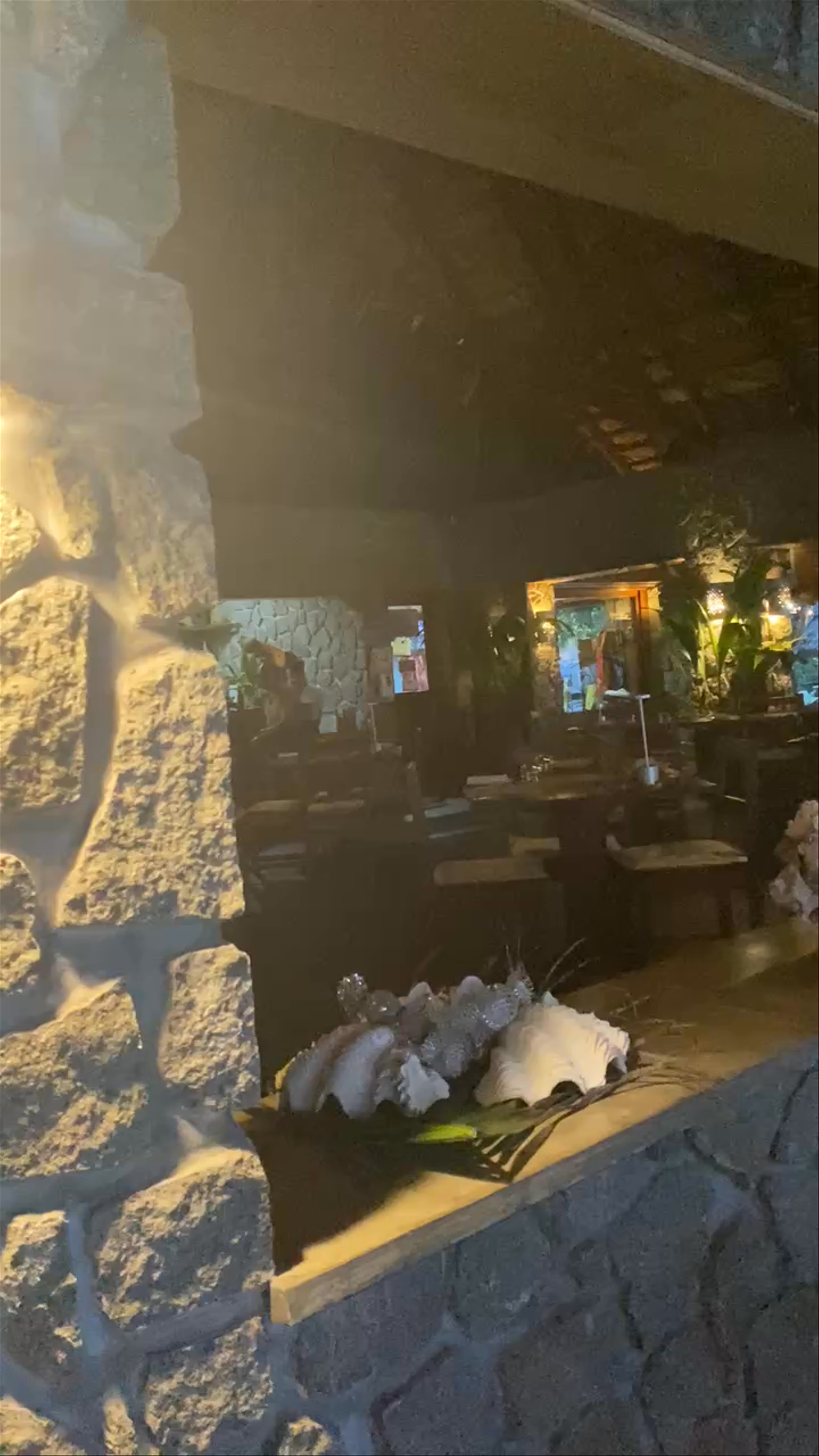 Les Rochers Restaurant