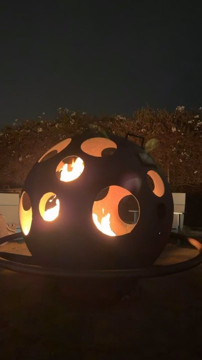 Waypoint Ventura - The communal firepit - so fun hanging in adirondack chairs - meeting new friends. - Hotels Near Me - Ventura, California