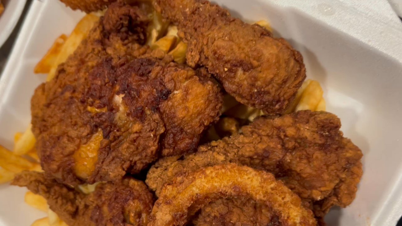 Louis Burgers - BURNT AS HELL! - Burgers Near Me - Compton, California