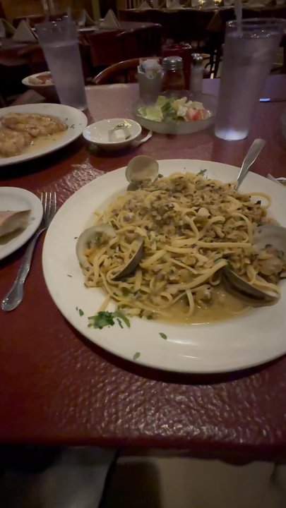 Mama Rosina's - Linguine and white clams sauce - Italian Near Me - Bound Brook, New Jersey