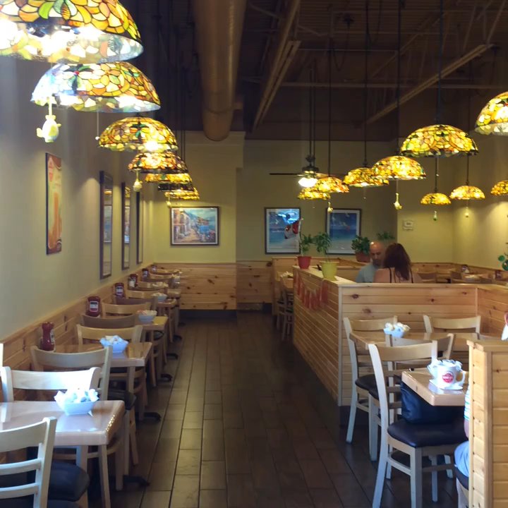Sunset Grill - Inside of restaurant - Breakfast & Brunch Near Me - Burlington, Ontario