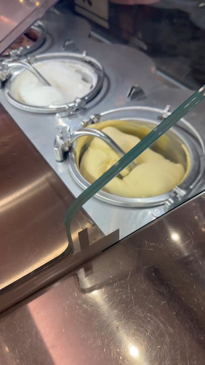 Chef Express IL Bistrot - Gelato in the making - Coffee & Tea Near Me - Rome, RM