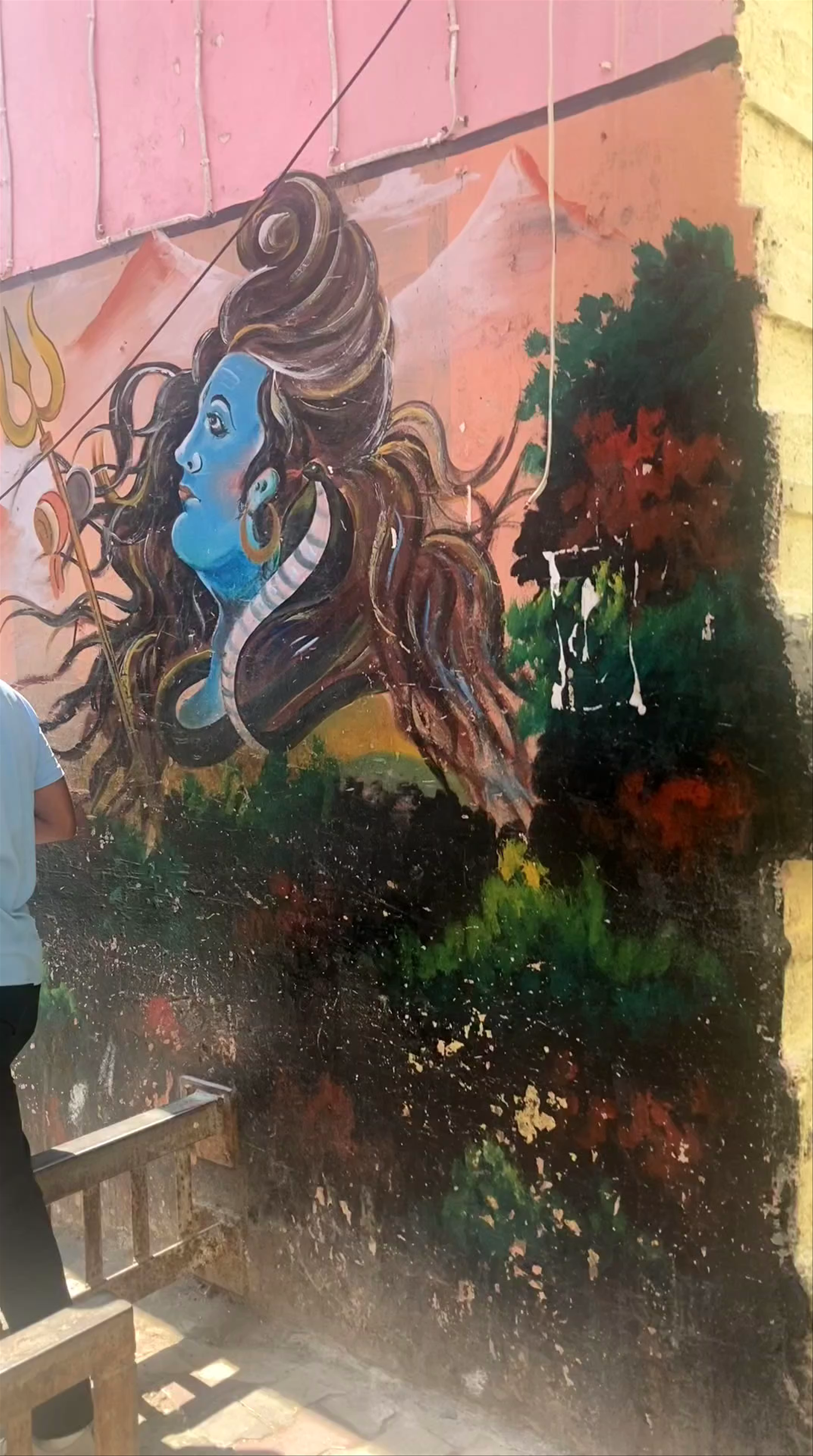 Rishikesh View Point: Spiritual Street Art & Iconic Lakshman Jhula Walk