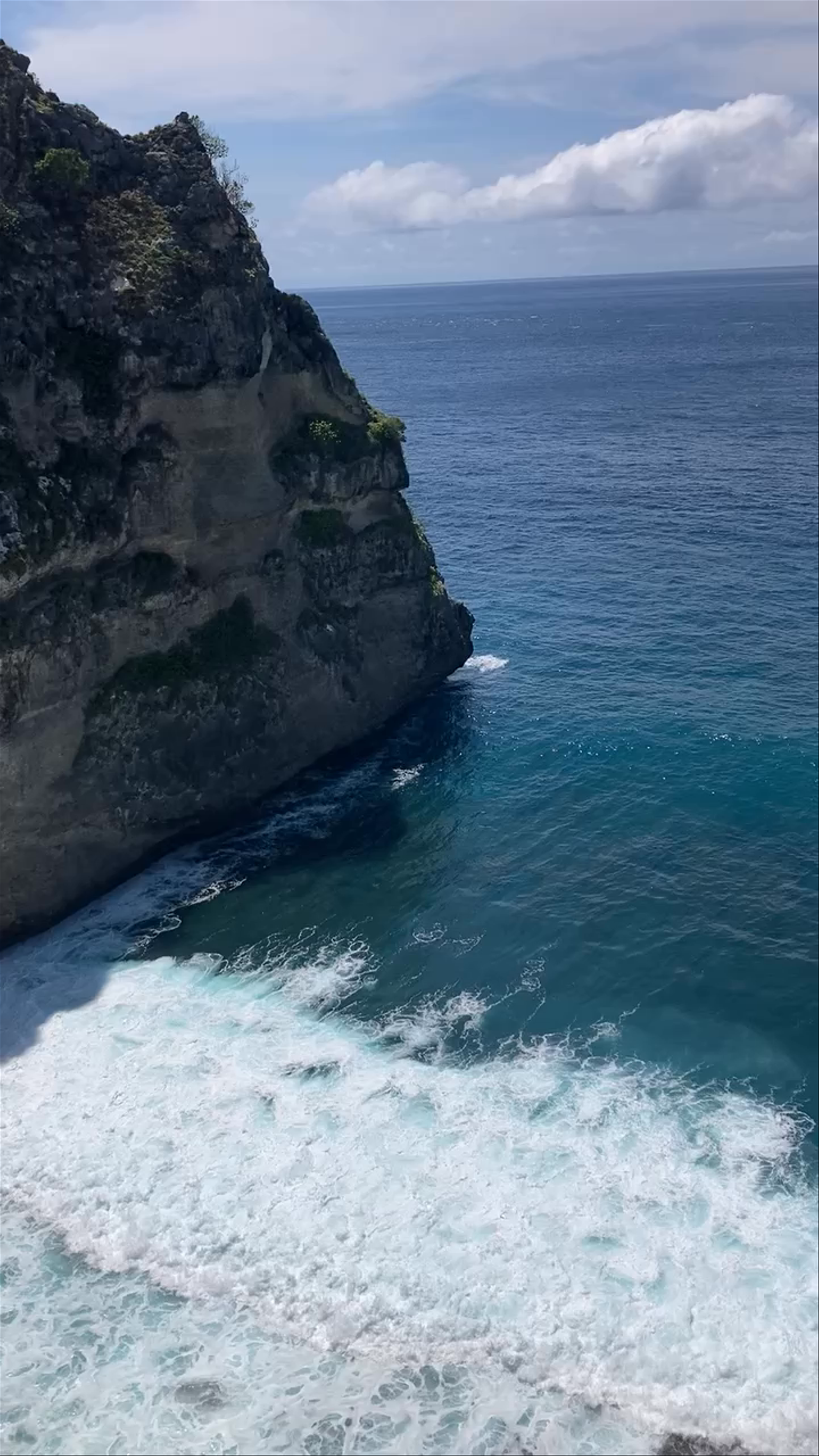 Diamond Beach Bali: Stunning Cliffs, Turquoise Waters & Wild Ocean Waves