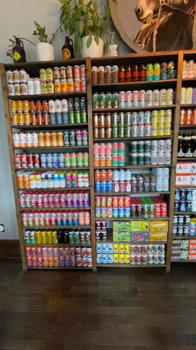 Taps off Main - Want to take some beer home? They have a vast speciality collection that won't break the bank! - Beer Bar Near Me - Columbia, Tennessee