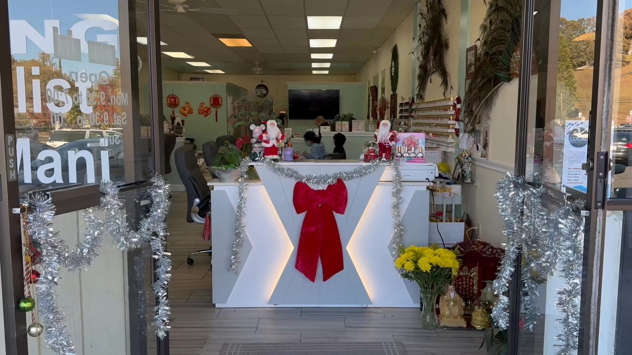 US Nails - Christmas coming soon to my Salon ! - Nail Salons Near Me - Lakeport, California