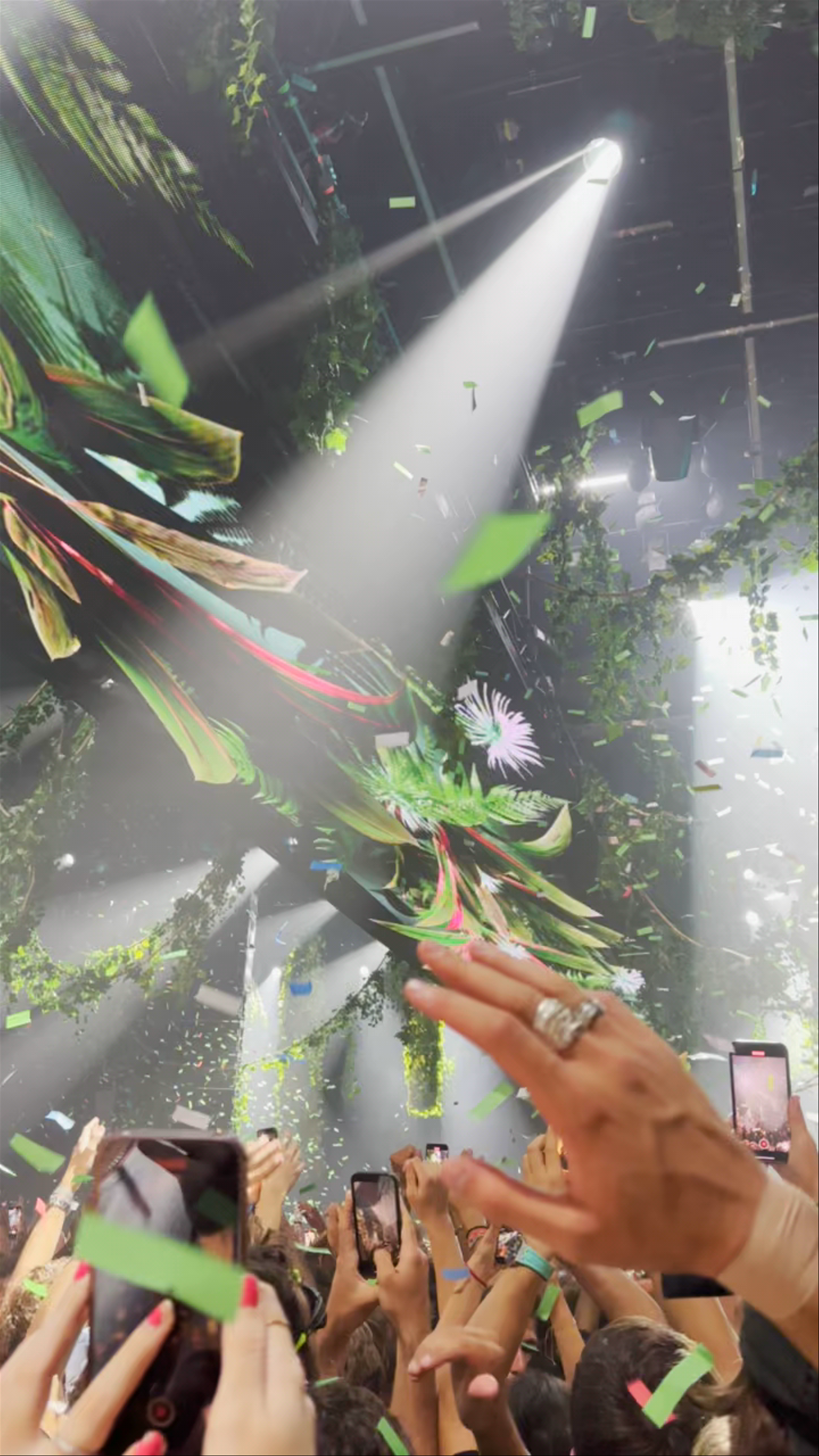 Epic Night at Hï Ibiza: Immersive Party Experience in Platja d'en Bossa