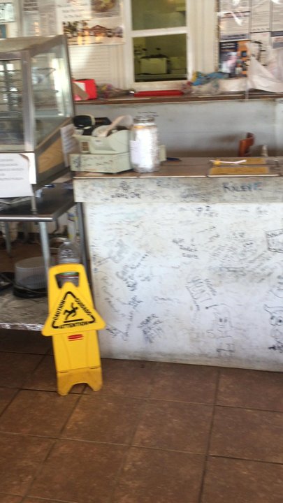 Roadside Bbq - it's OK to write on the walls here - Barbeque Near Me - Proctor, Arkansas