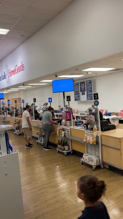 Marshalls - This line is crazy sick slow service! - Department Stores Near Me - Aventura, Florida