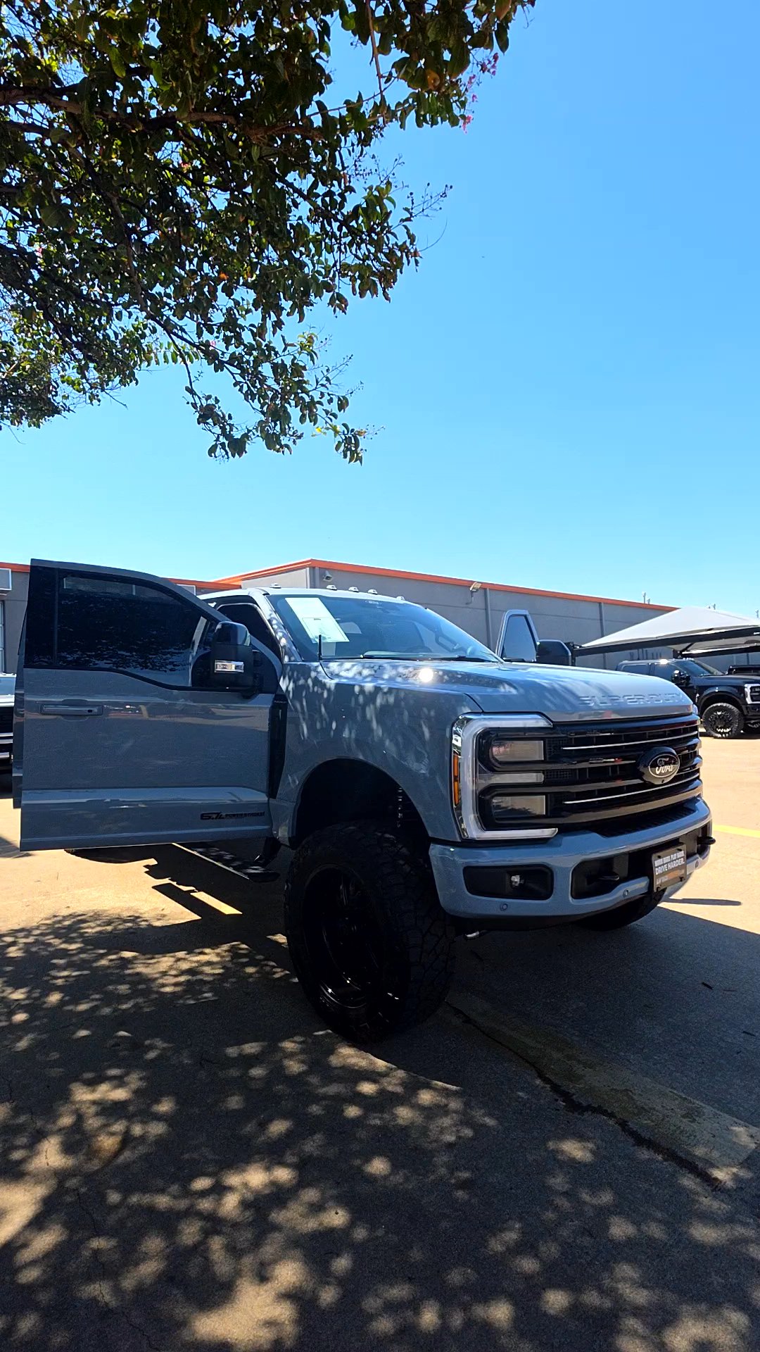 Lifted Trucks - #TX09961A - 2026 Ford F-250 Super Duty Platinum Crew Cab