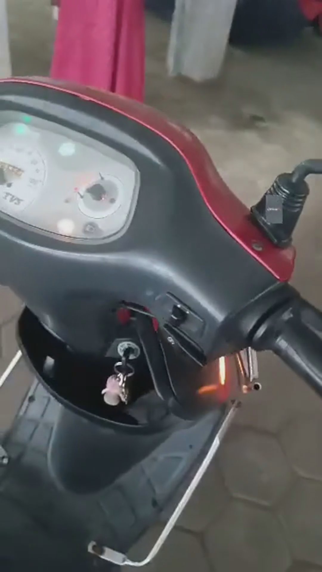 Walk-around video thumbnail