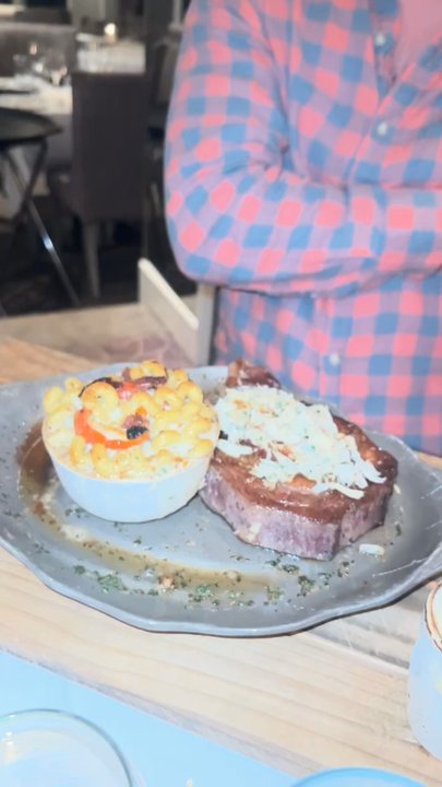 Voyagers - Seafood Near Me - Orange Beach, Alabama