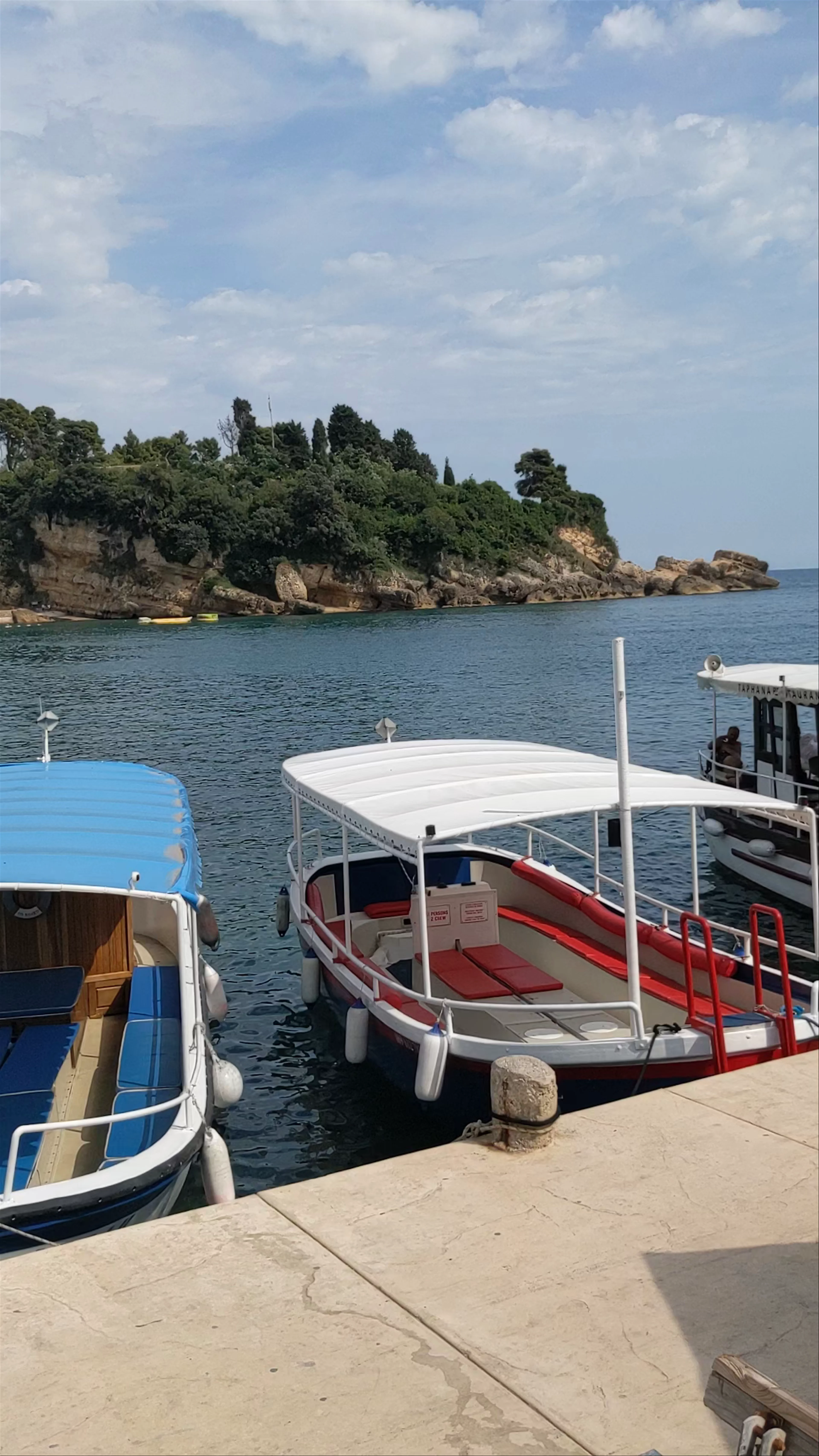 Mala plaža, Montenegro
