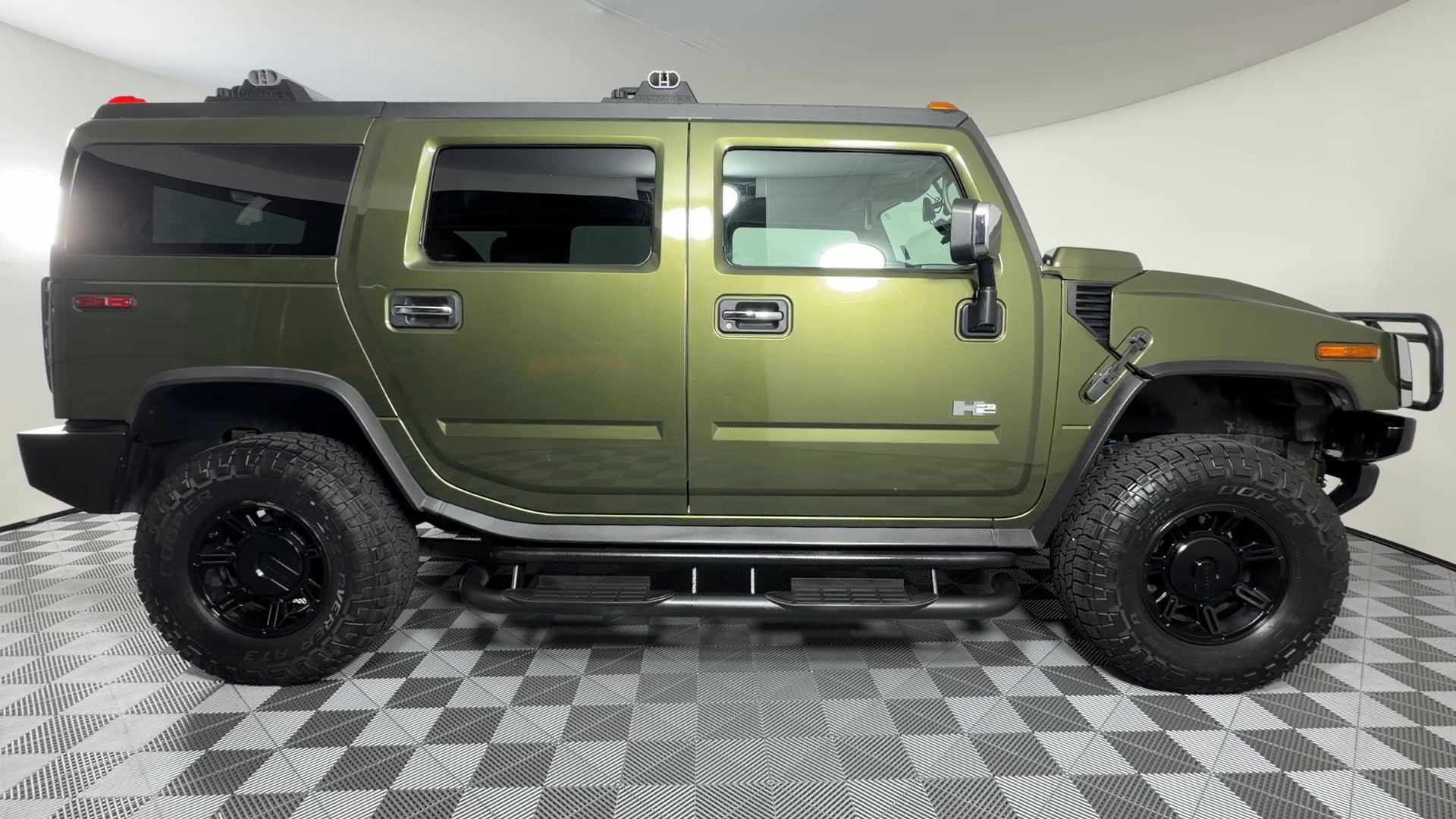 Three 21 Auto - #2030 - 2003 HUMMER H2 Base