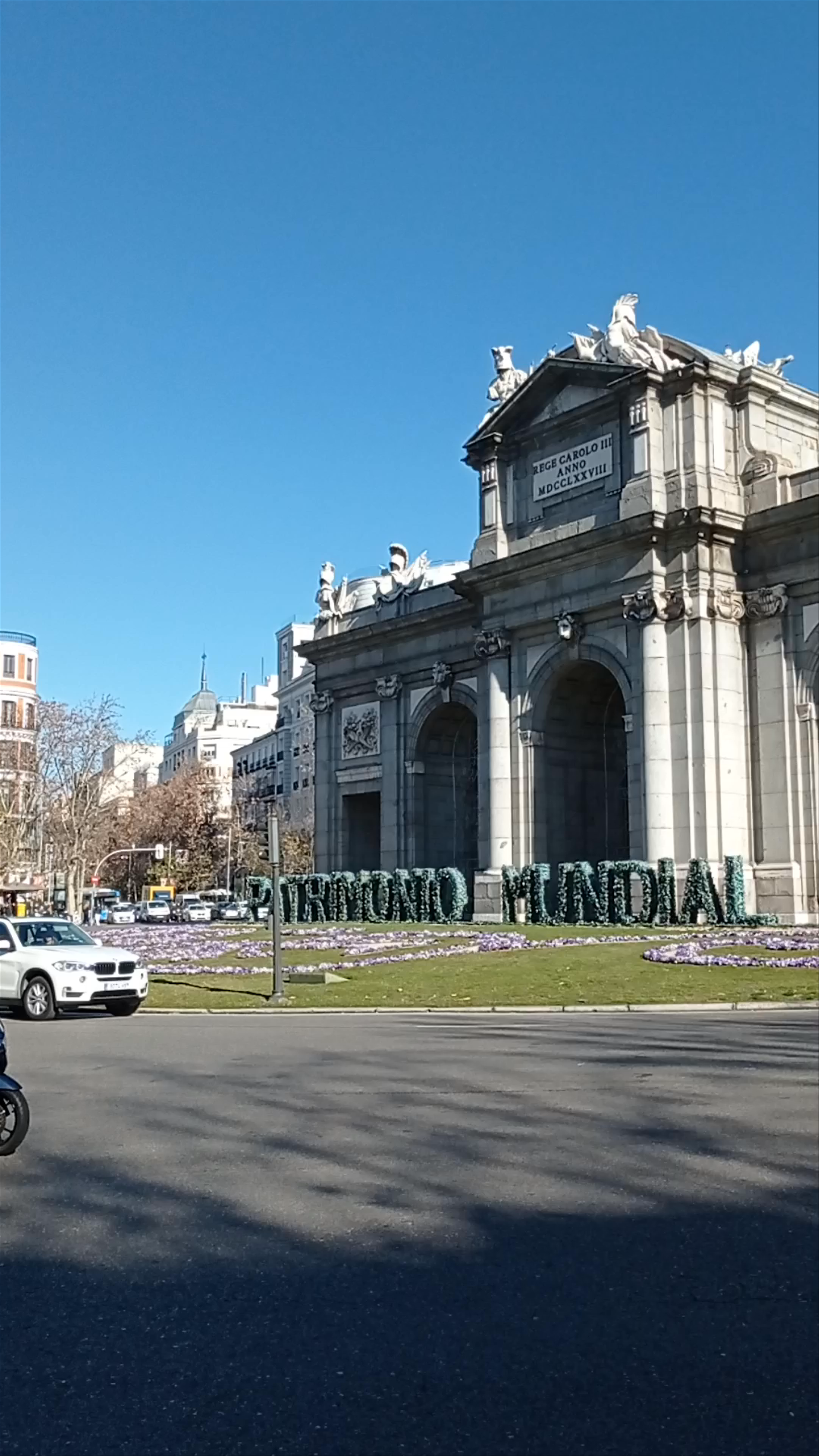 Puerta de Alcalá: Iconic Historic Gateway in Madrid
