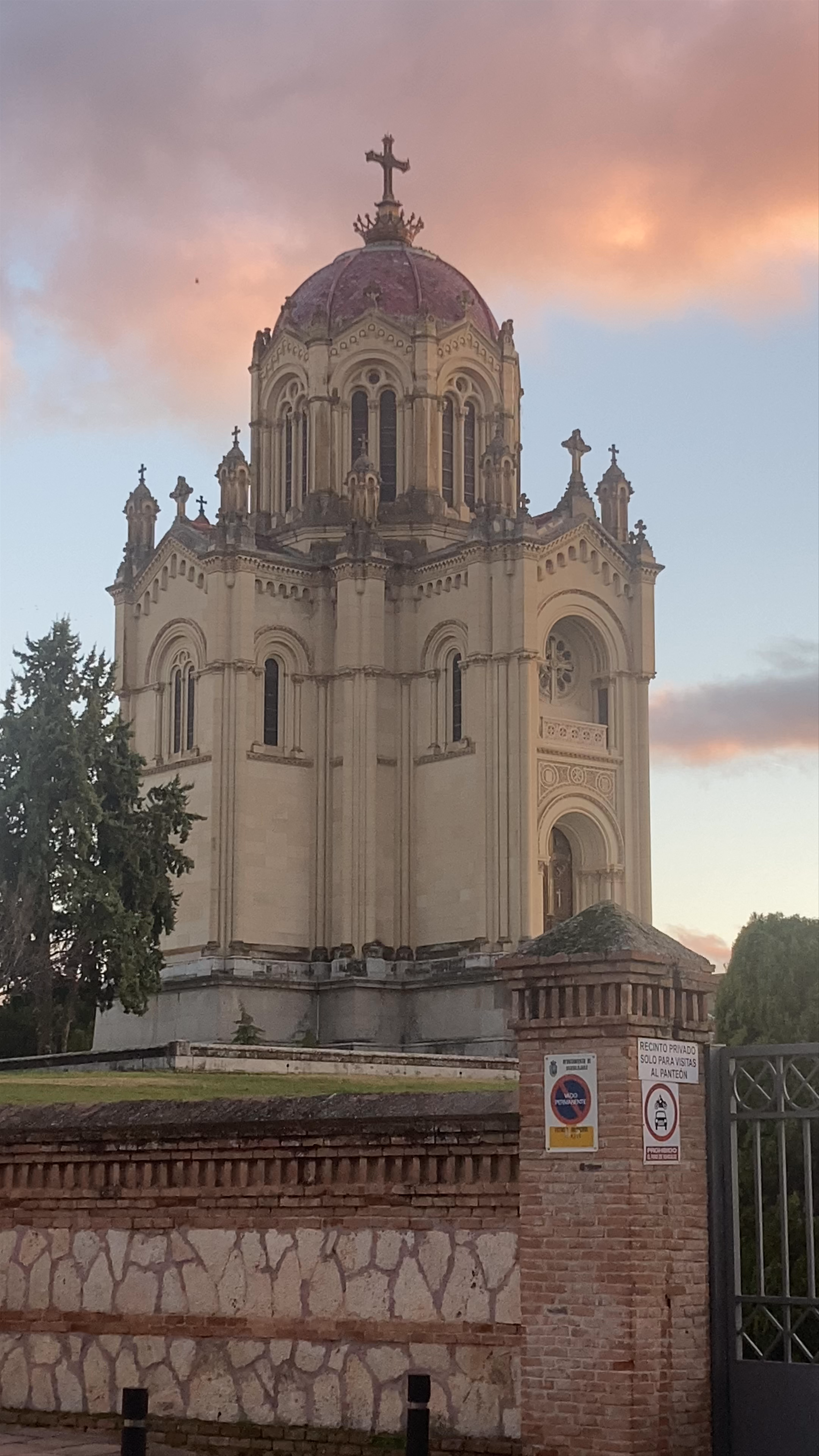 Panteón de la Duquesa de Sevillano
