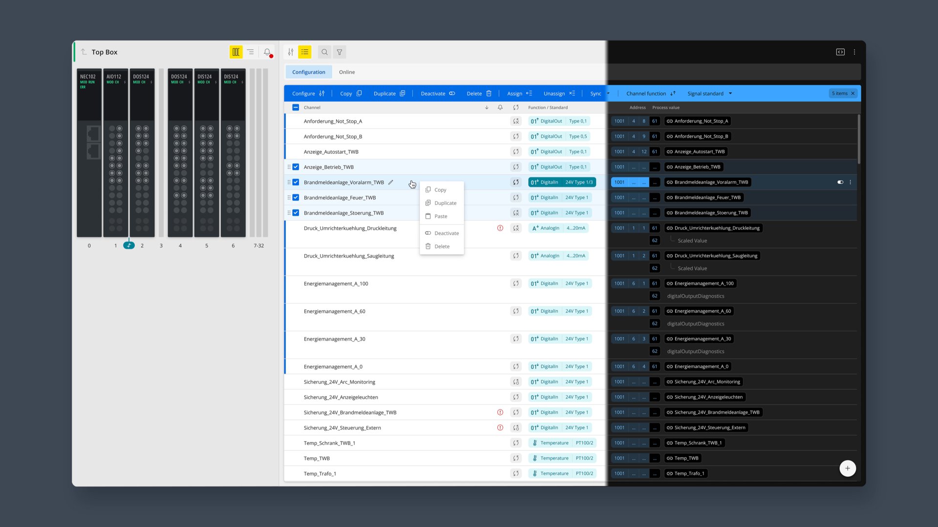 Comparison of Light & Dark Mode on the user interface of the module configurator