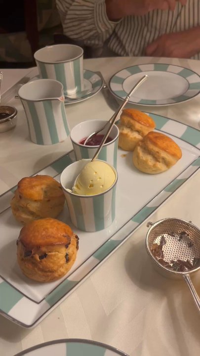 Claridge's - Hotels Near Me - London, XGL