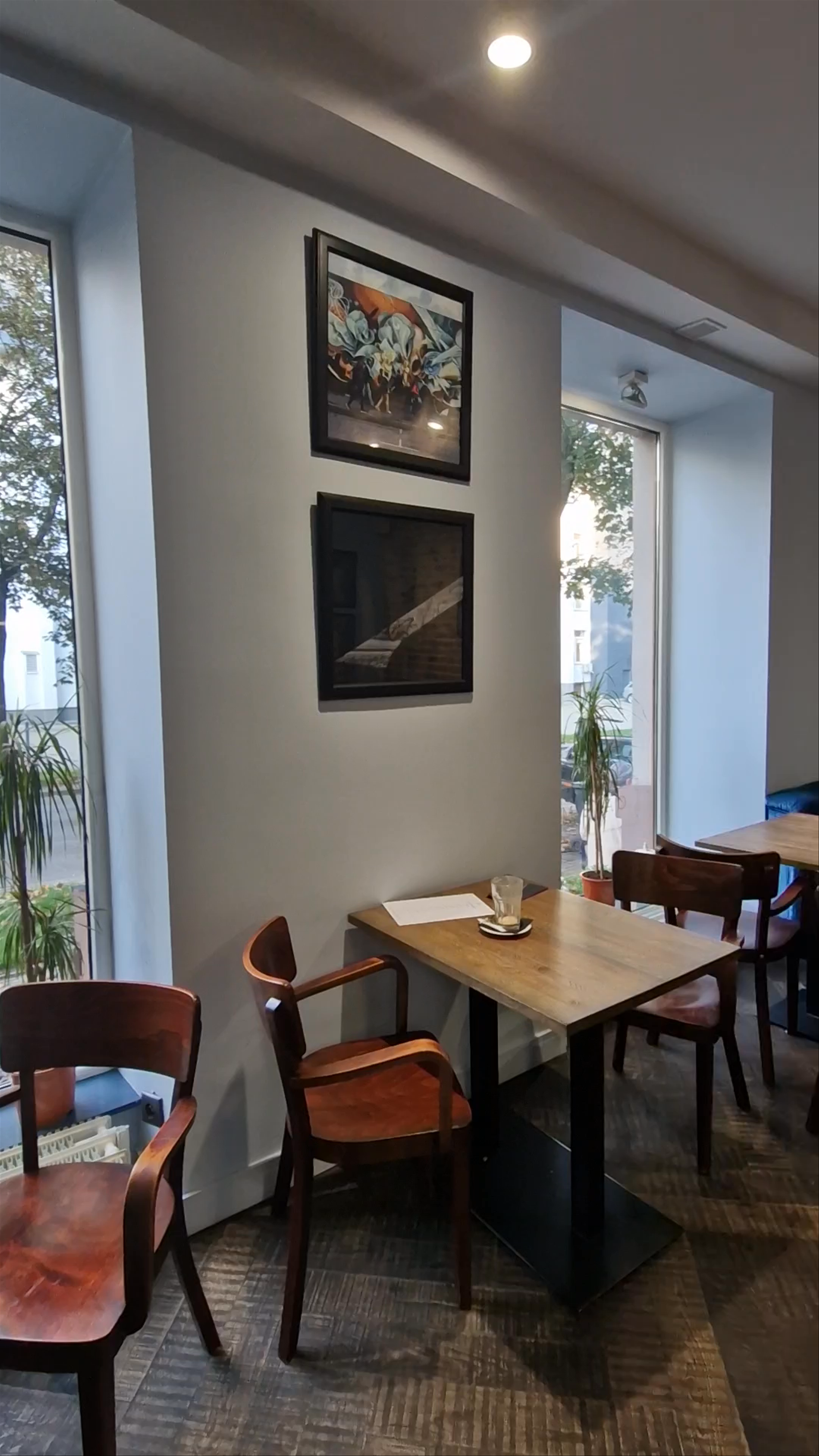 Cafe Mari: Cozy Urban Coffee Haven in Lublin