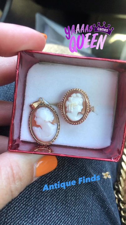 Rolling Hills Antique Mall - Visited this place to look but ended up buying! They have amazing finds definitely a place to go if your antique shopping but expensive - Antiques Near Me - Harrisonburg, Virginia