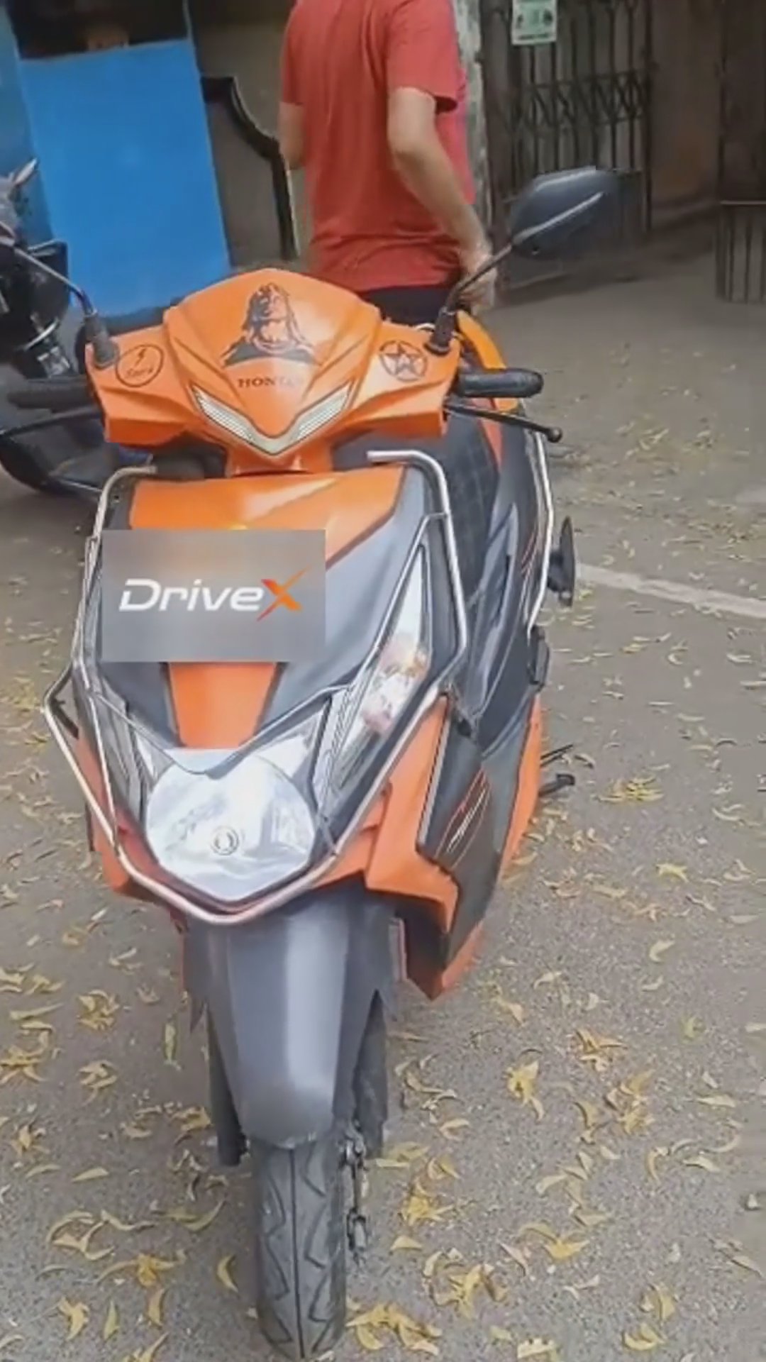 Walk-around video thumbnail