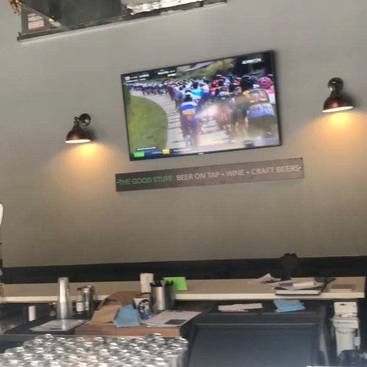 Basic Burger - Amazing new location in Pentagon City! Outdoor patio, garage doors inside that open up to outdoor fresh air, great new menu & bar items - Burgers Near Me - Arlington, Virginia
