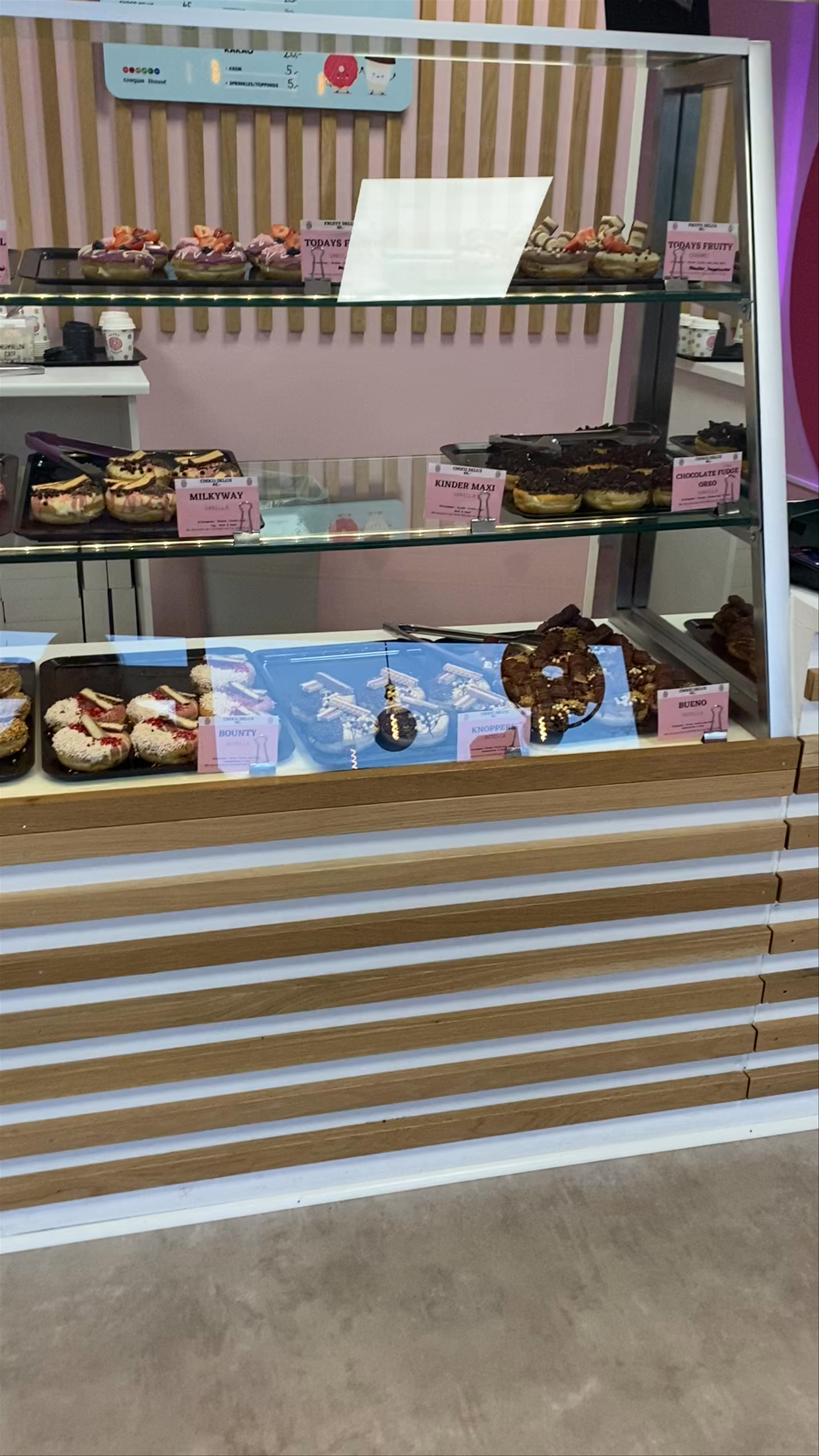 Happy Donuts Bergen AS: Colorful Gourmet Donuts in Bergen, Norway