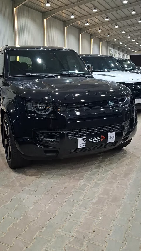 Land Rover Defender X-Dynamic P400 2025
