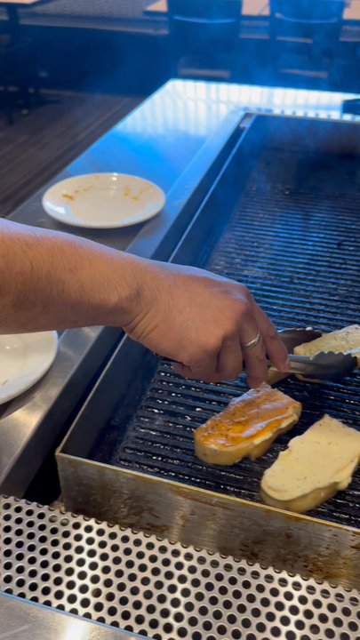 Pacini - All you can eat Bread bar - Pizza Near Me - Mississauga, Ontario