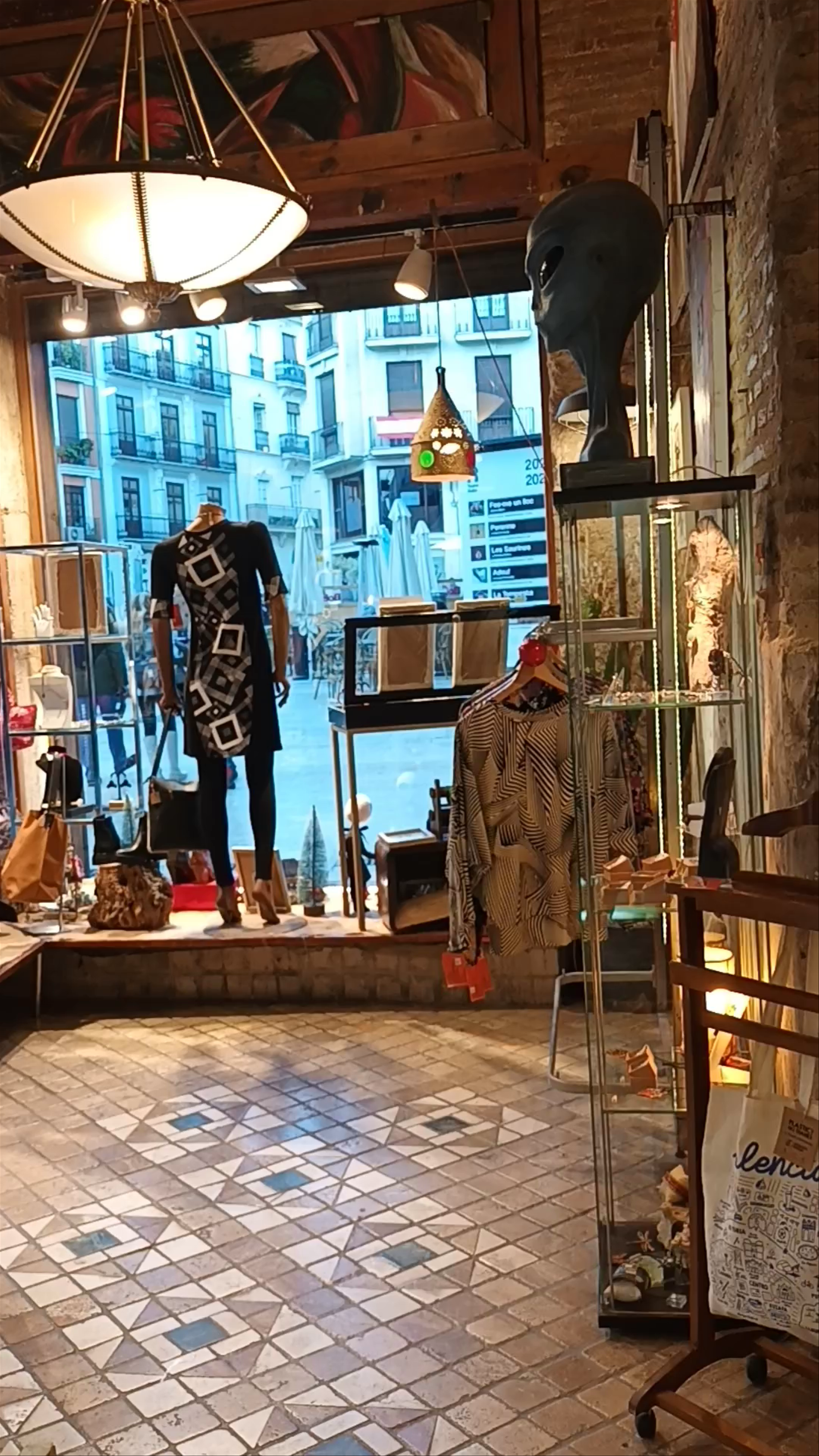COPERNIA: Unique Handmade Fashion and Art in Valencia
