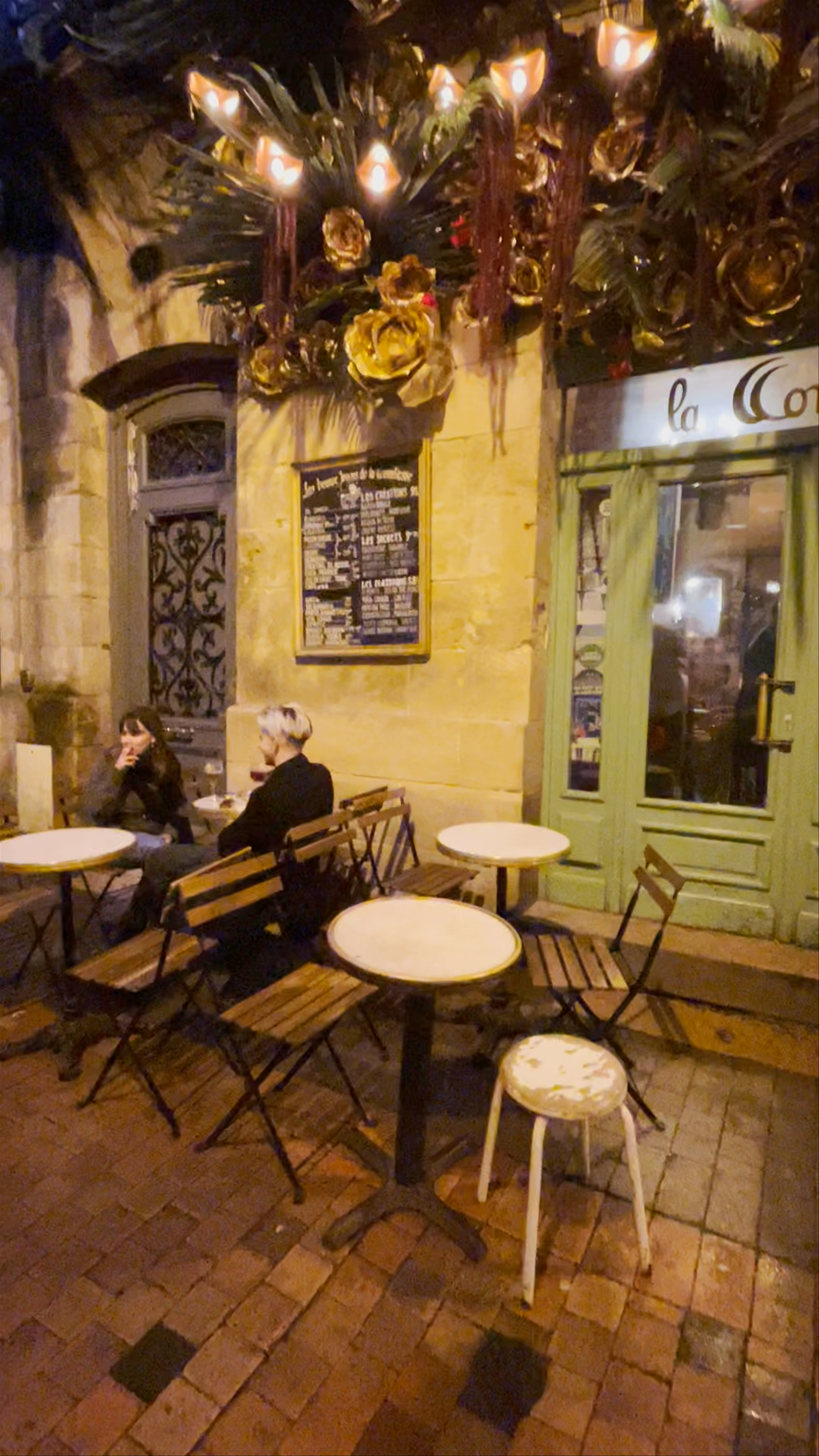 Evening Charm at La Comtesse Café, Bordeaux
