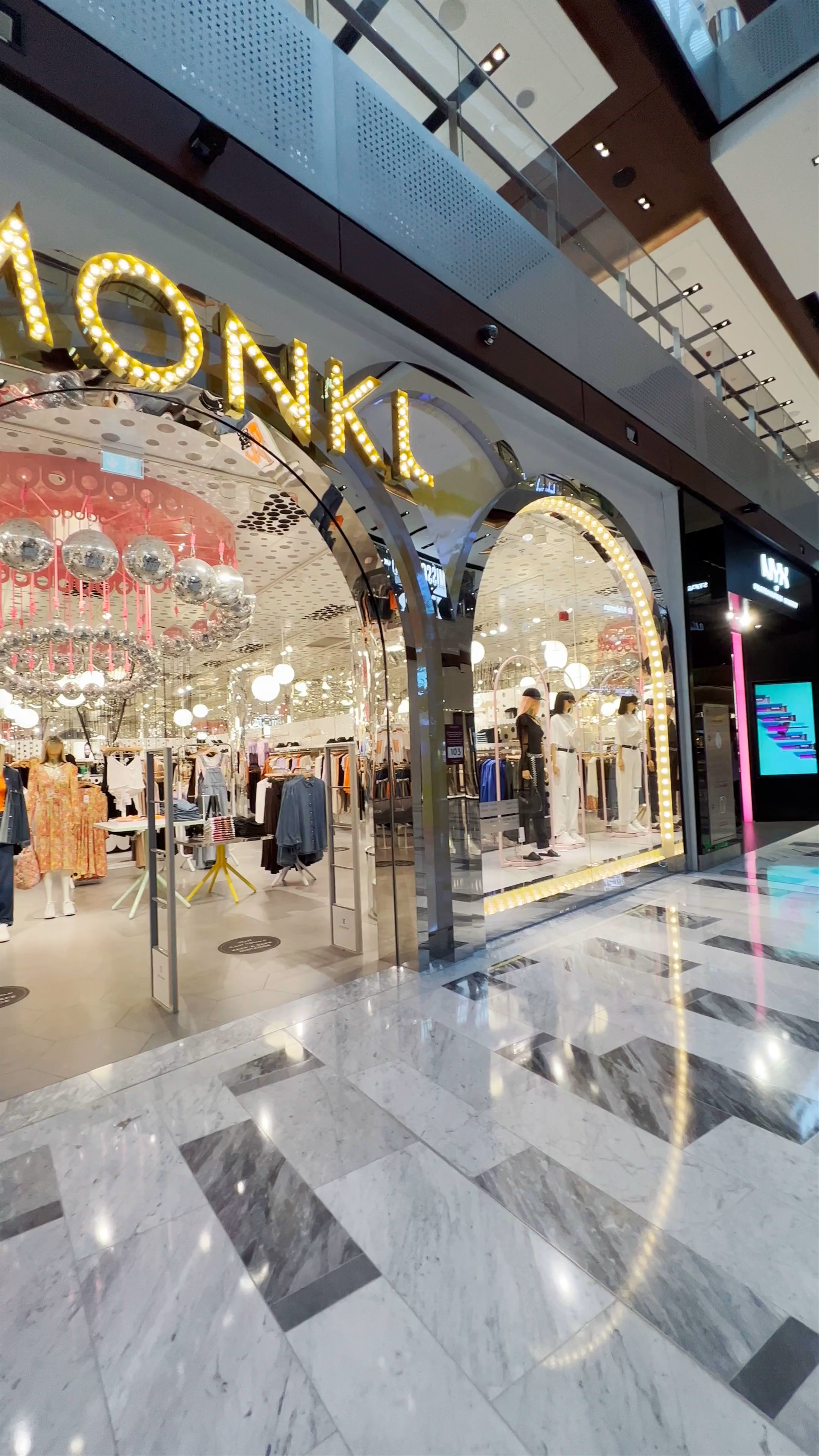 Galleria Mall - Hamouda Bin Ali Al Dhaheri Street - Abu Dhabi - United Arab Emirates