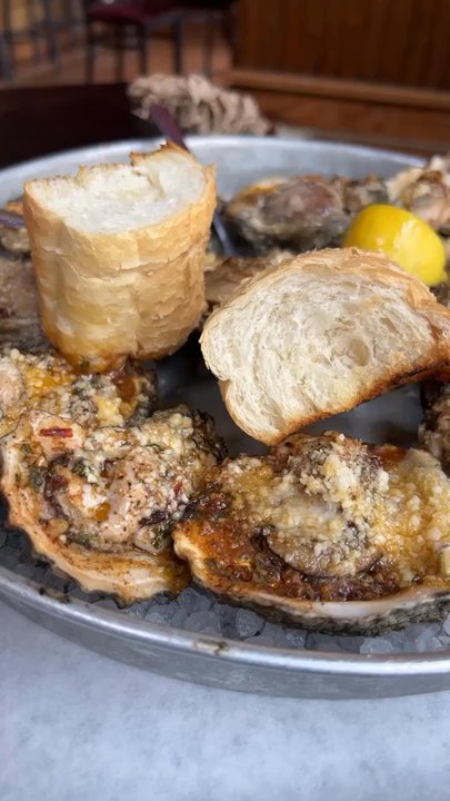 Half Shell Oyster House Spanish Fort - Oyster Oysters - Seafood Near Me - Spanish Fort, Alabama