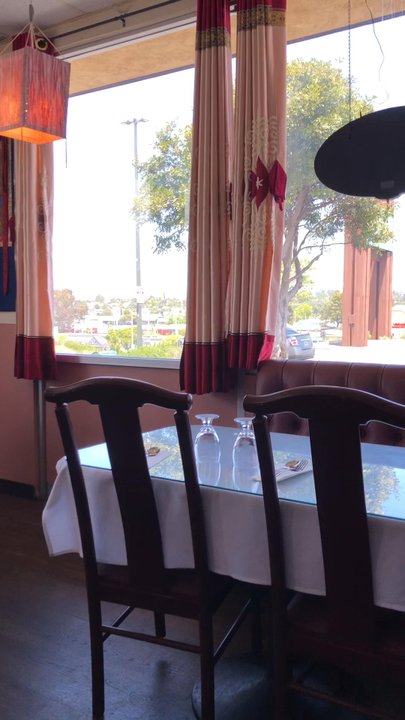 Himalayan Kitchen - Environment - Himalayan/Nepalese Near Me - Encinitas, California