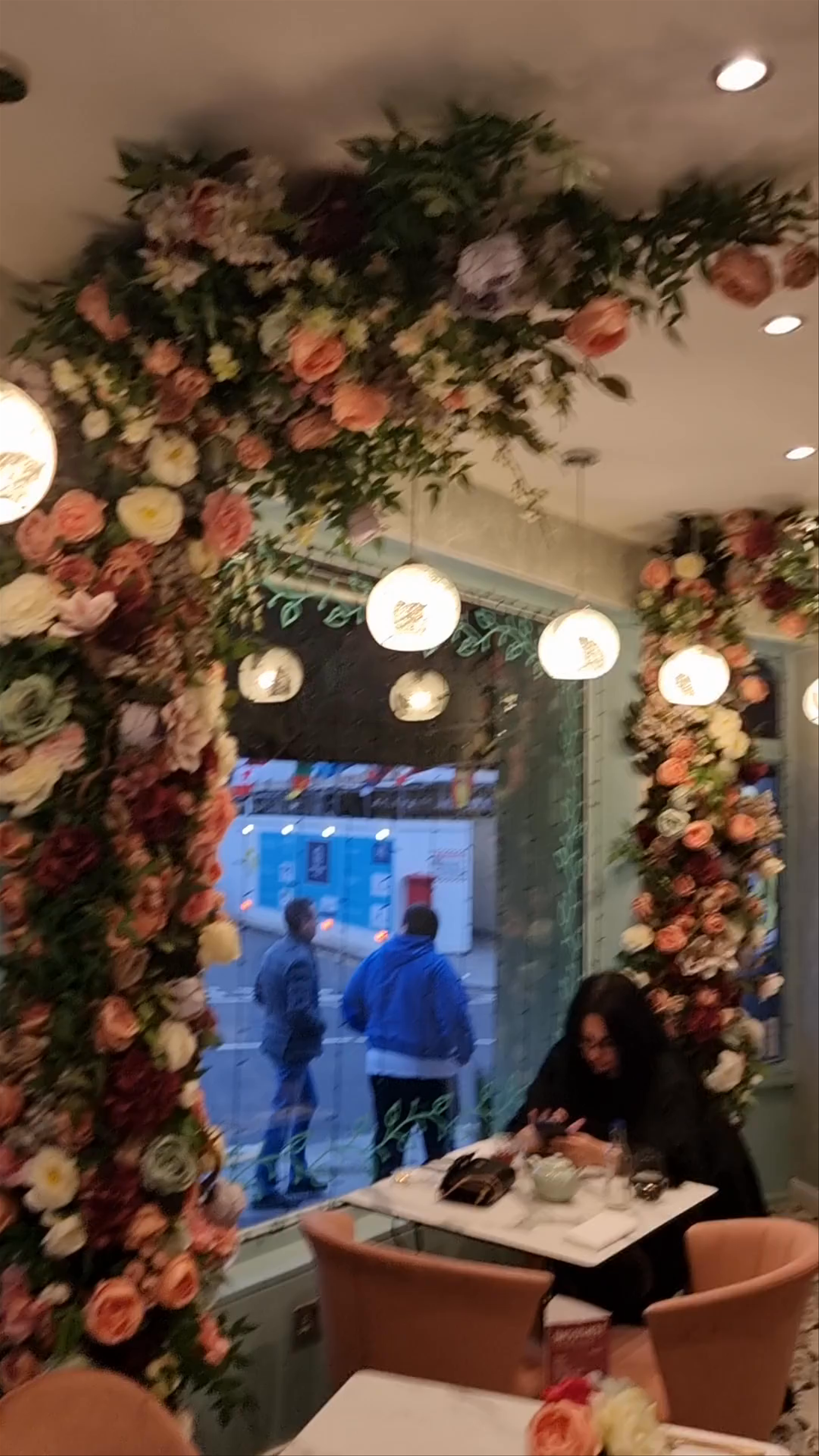 Loka Lounge Restaurant