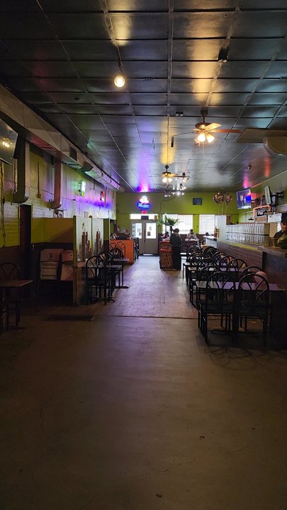 El Paraiso - El Paraiso, Main. Poil tales, front right. - Mexican Near Me - Bridgeport, Washington