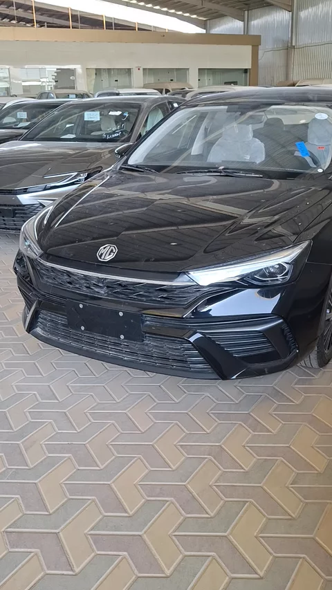 ام جي 5 STD 2025