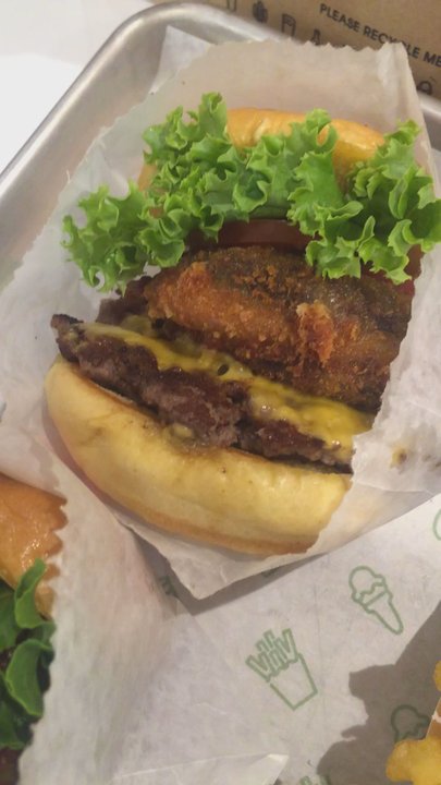 Shake Shack Mall of America - Burgers Near Me - Bloomington, Minnesota