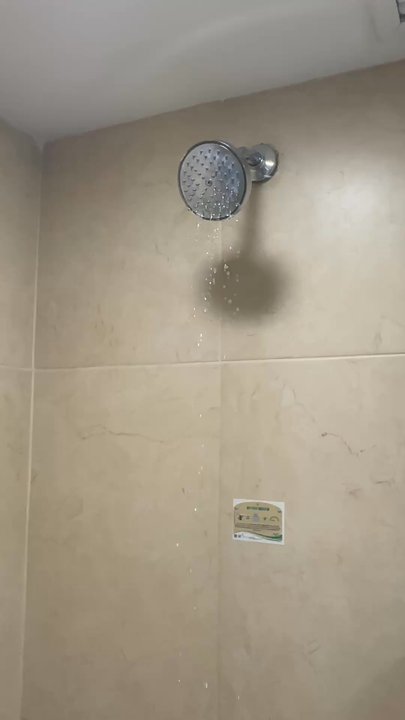 One Hotel - This is to show you the actual hot water coming out of the shower - Hotels Near Me - Mexicali, BCN